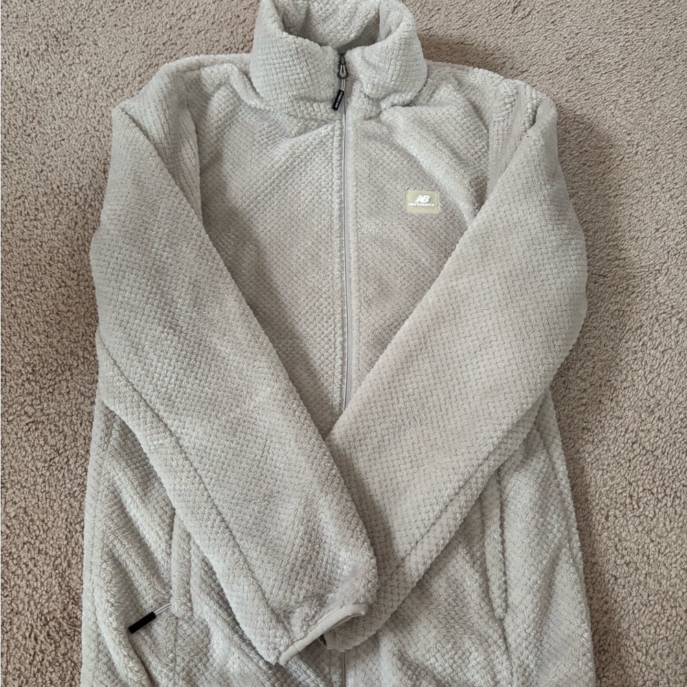 NEW WITH TAGS New Balance Cream Textured Jacket